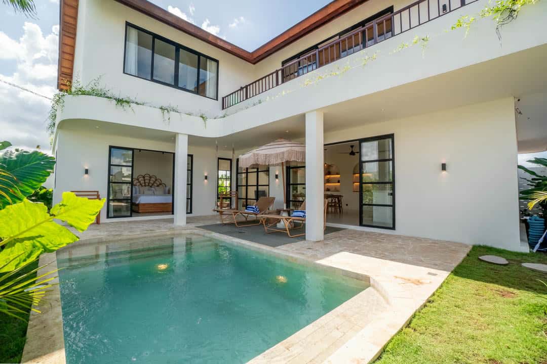 TROPICAL DESIGN 4 BEDROOM VILLA FOR SALE LEASEHOLD IN SESEH BE-1206 